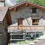 Aux Pieds Du Mont-blanc Mansarda 아파트