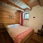 아파트 Aux Pieds Du Mont-blanc Mansarda *
