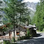 Aux Pieds Du Mont-blanc Mansarda 아파트