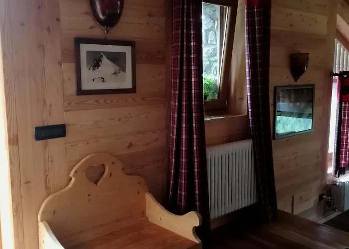 Aux Pieds Du Mont-blanc Mansarda * クールマイユール