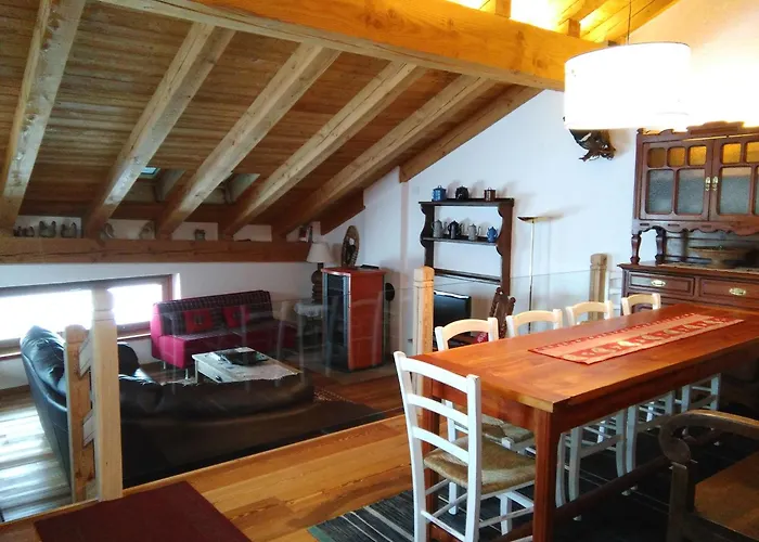 Aux Pieds Du Mont-blanc Mansarda * クールマイユール