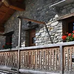 Apartman Aux Pieds Du Mont-blanc Mansarda Courmayeur