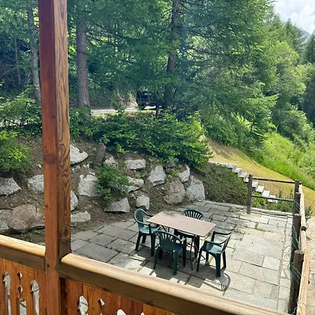 Aux Pieds Du Mont-blanc Mansarda Apartamento Courmayeur