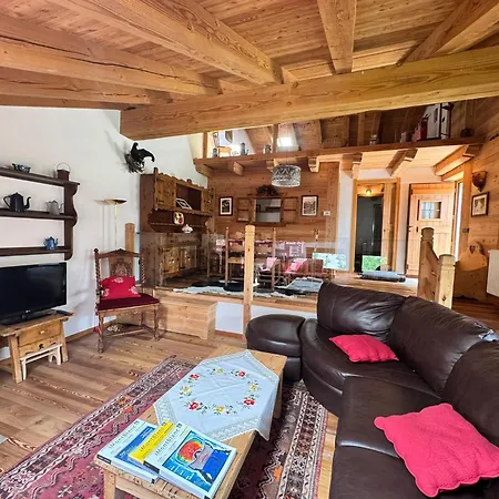 Appartement Aux Pieds Du Mont-blanc Mansarda Courmayeur