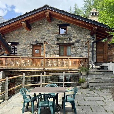 Aux Pieds Du Mont-blanc Mansarda * Courmayeur