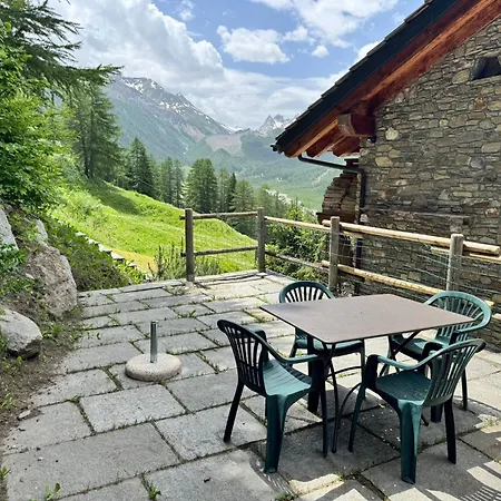 Aux Pieds Du Mont-blanc Mansarda