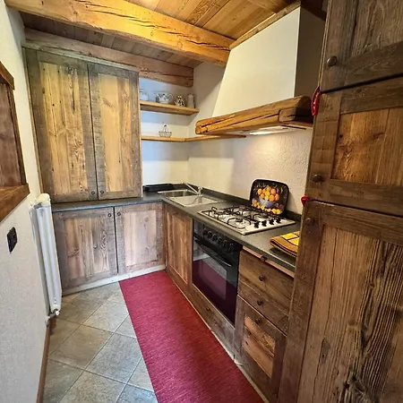 Aux Pieds Du Mont-blanc Mansarda Appartement