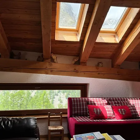 Appartement Aux Pieds Du Mont-blanc Mansarda Courmayeur