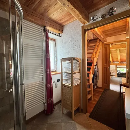 Appartement Aux Pieds Du Mont-blanc Mansarda