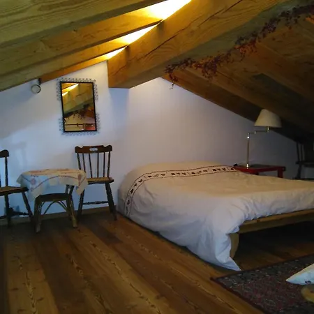 Aux Pieds Du Mont-blanc Mansarda Appartement