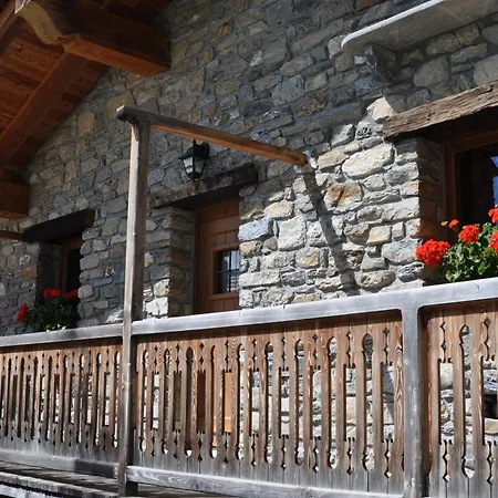Appartement Aux Pieds Du Mont-blanc Mansarda Courmayeur