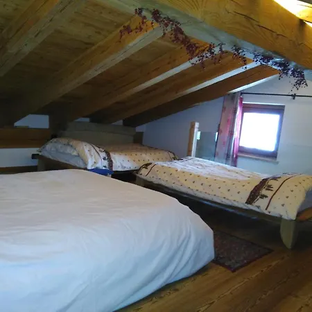 Aux Pieds Du Mont-blanc Mansarda Appartement *