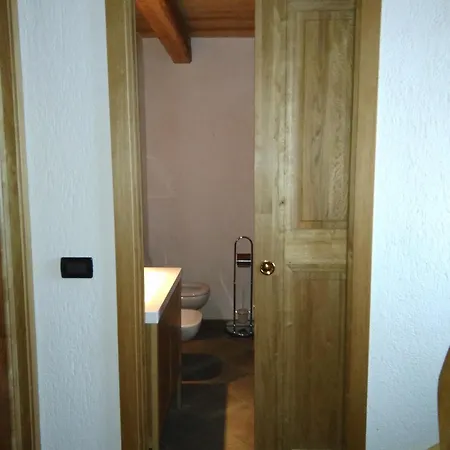 Aux Pieds Du Mont-blanc Mansarda Lägenhet Courmayeur