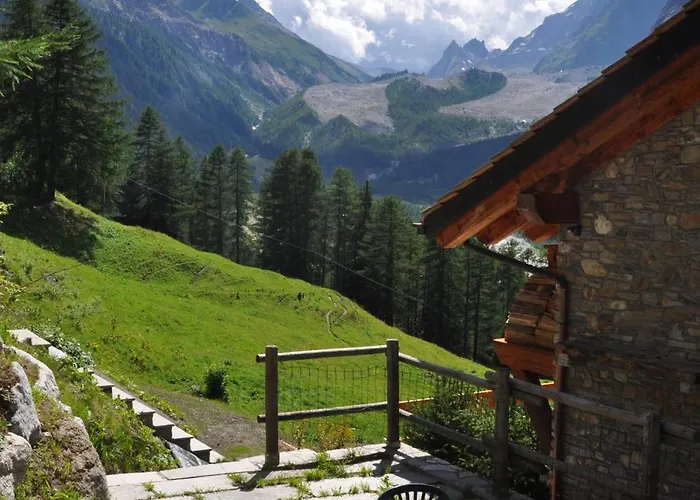 Aux Pieds Du Mont-blanc Mansarda Apartamento