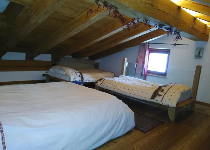 Aux Pieds Du Mont-blanc Mansarda Apartamento *